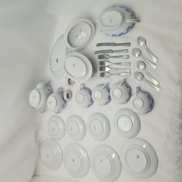 Mid Century Children's Bone China Tea Set - Picture 4 of 16